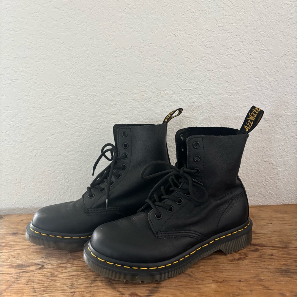Dr. Marten leather black boots, size 6 US